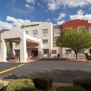 Holiday Inn Express & Suites